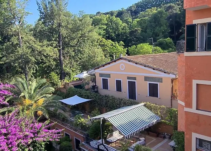 Riari Garden Bed & Breakfast 5*