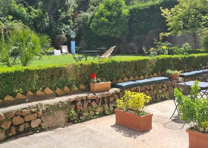 Riari Garden Bed & Breakfast 5*