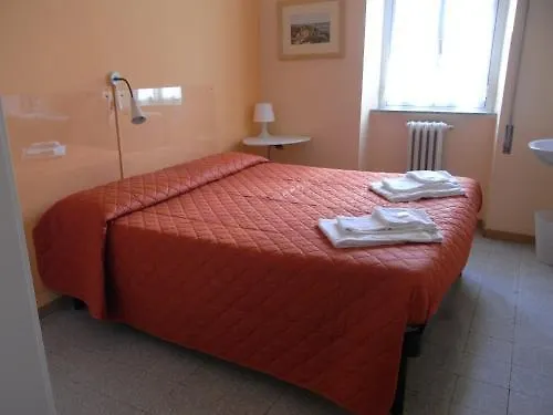 Riari Garden Bed & Breakfast Rome